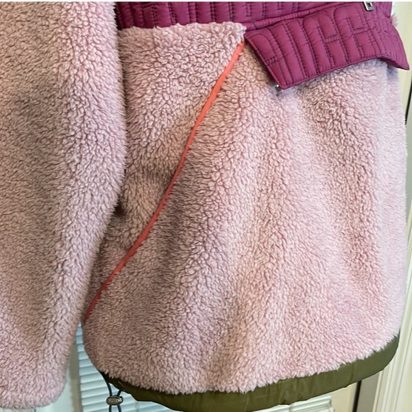 UGG IGGY Sherpa Half Zip Hooded Sherpa and Quilted Nylon Pullover - 2 Colors - Picture 12 of 14